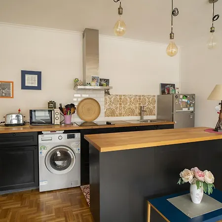 Apartment Spacious Studio In The Heart Of Paris