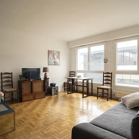 Spacious Studio In The Heart Of Apartment