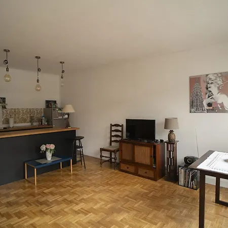Spacious Studio In The Heart Of París